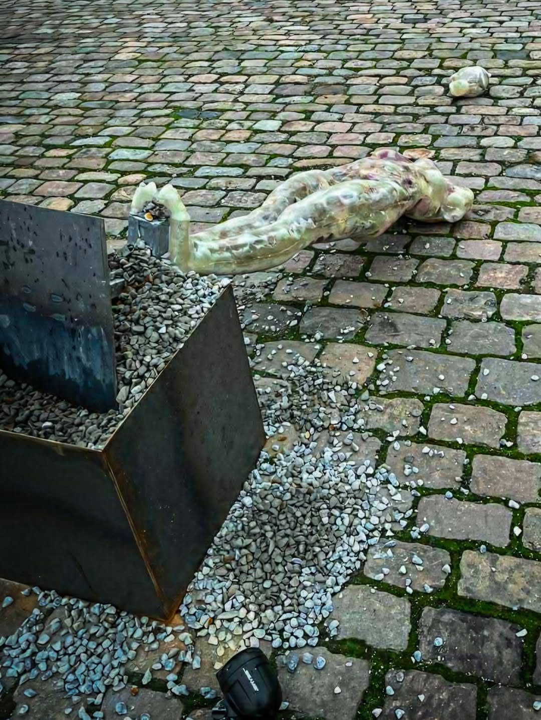 Разрушена скульптура Марии Куликовской из экспозиции